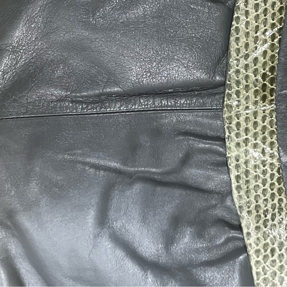 Leather and snakeskin clutch - Picture 10 of 12